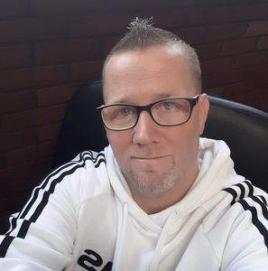 Meet your Posher, Wayne